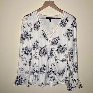White House Black Market Women’s Elegant Floral Blouse US Size M